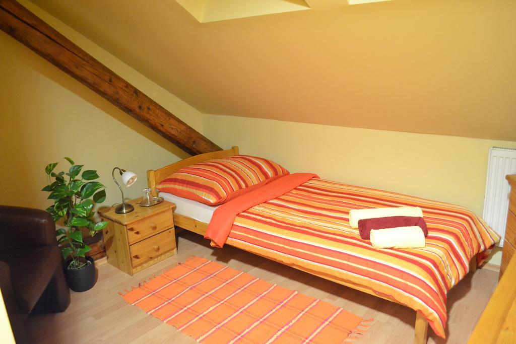 Byron Hotel Zlate Moravce Ruang foto